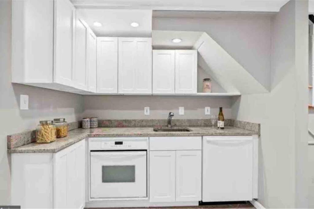 Glover Park/Georgetown Oasis With Parking Apartamento Distrito de Colúmbia Exterior foto